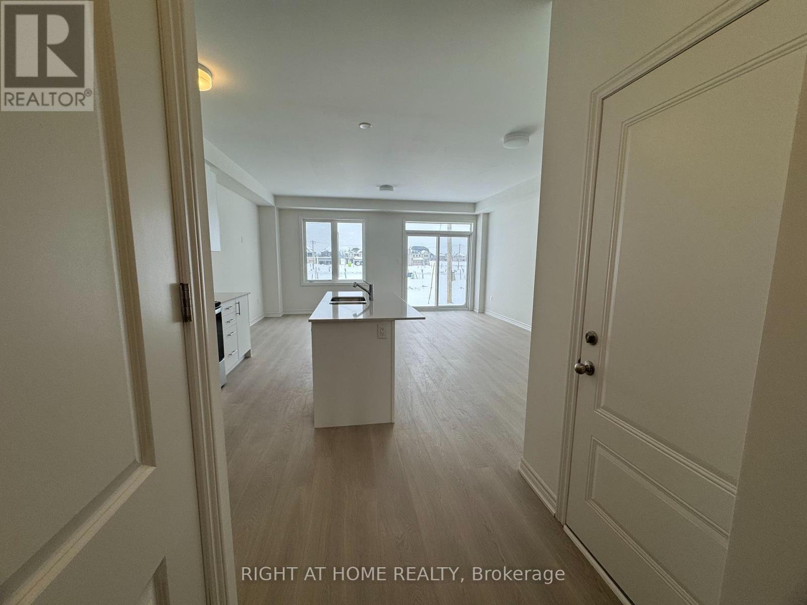 68 Sanderson Drive, Kawartha Lakes (Lindsay), Ontario  K9V 0S8 - Photo 8 - X12769522