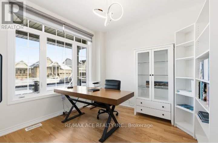 39 Connolly Road, Kawartha Lakes (Lindsay), Ontario  K9V 5H5 - Photo 6 - X12769996