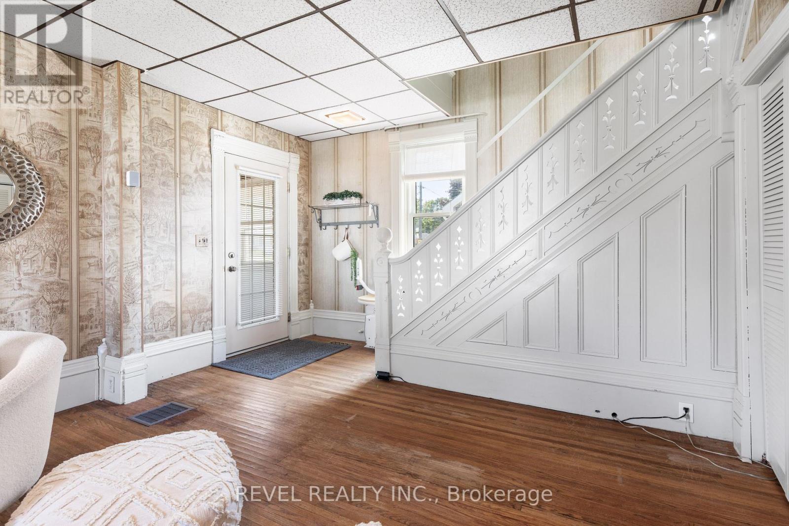 60 Elgin Street, Kawartha Lakes (Lindsay), Ontario  K9V 3W5 - Photo 8 - X12770286