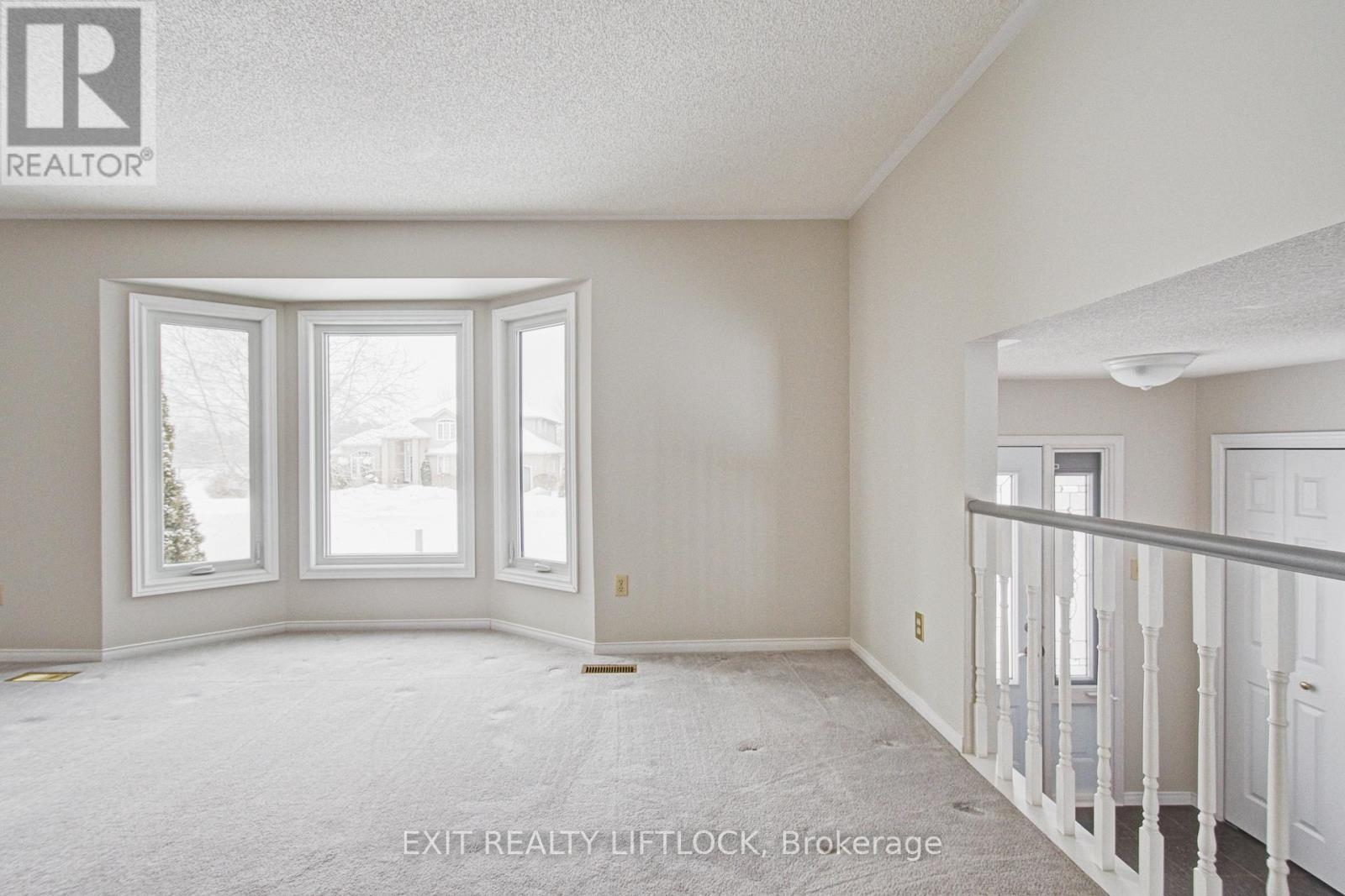 12 Victoria Avenue, Smith-Ennismore-Lakefield (Lakefield), Ontario  K0L 2H0 - Photo 5 - X12770614