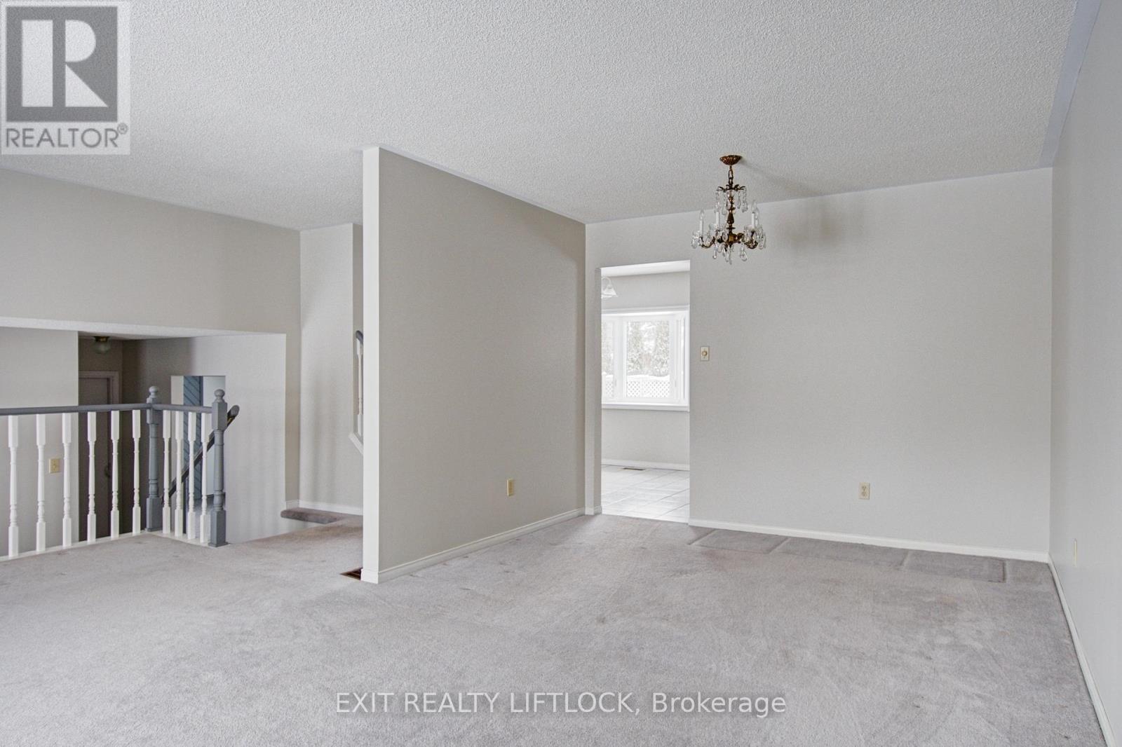 12 Victoria Avenue, Smith-Ennismore-Lakefield (Lakefield), Ontario  K0L 2H0 - Photo 6 - X12770614