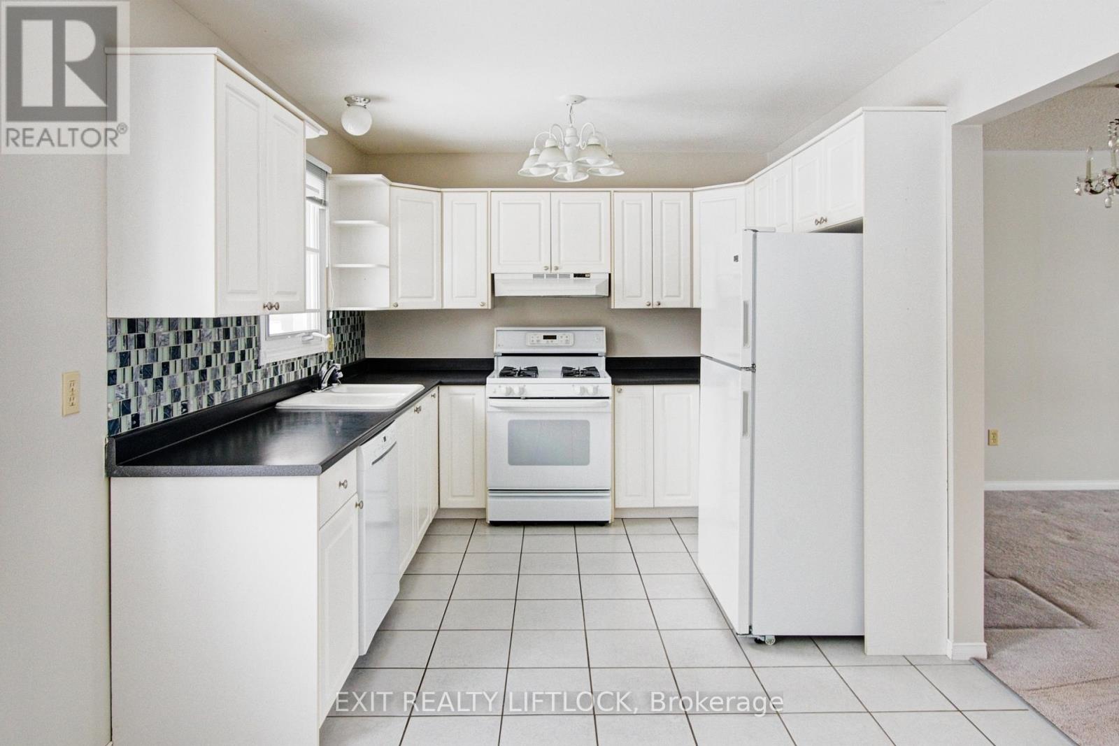 12 Victoria Avenue, Smith-Ennismore-Lakefield (Lakefield), Ontario  K0L 2H0 - Photo 9 - X12770614