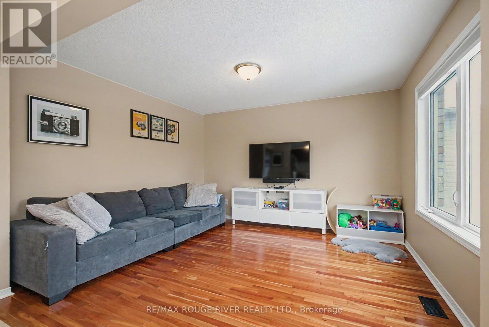 78 Cook Street, Kawartha Lakes (Lindsay), Ontario  K9V 0C7 - Photo 14 - X12771780