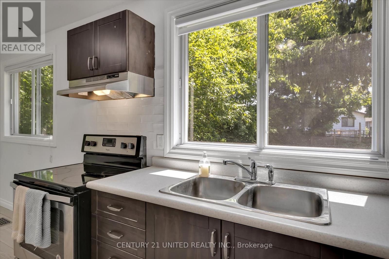 819 Cameron Street, Peterborough (Otonabee Ward 1), Ontario  K9J 4A2 - Photo 13 - X12772494