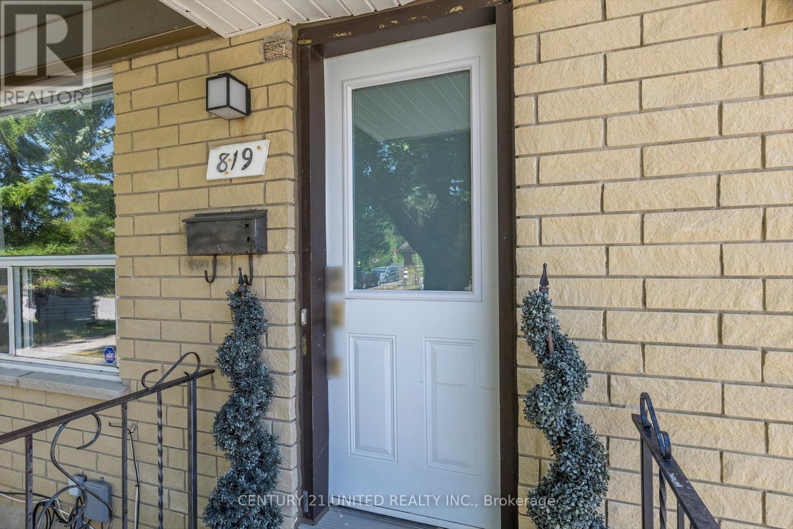 819 Cameron Street, Peterborough (Otonabee Ward 1), Ontario  K9J 4A2 - Photo 4 - X12772494