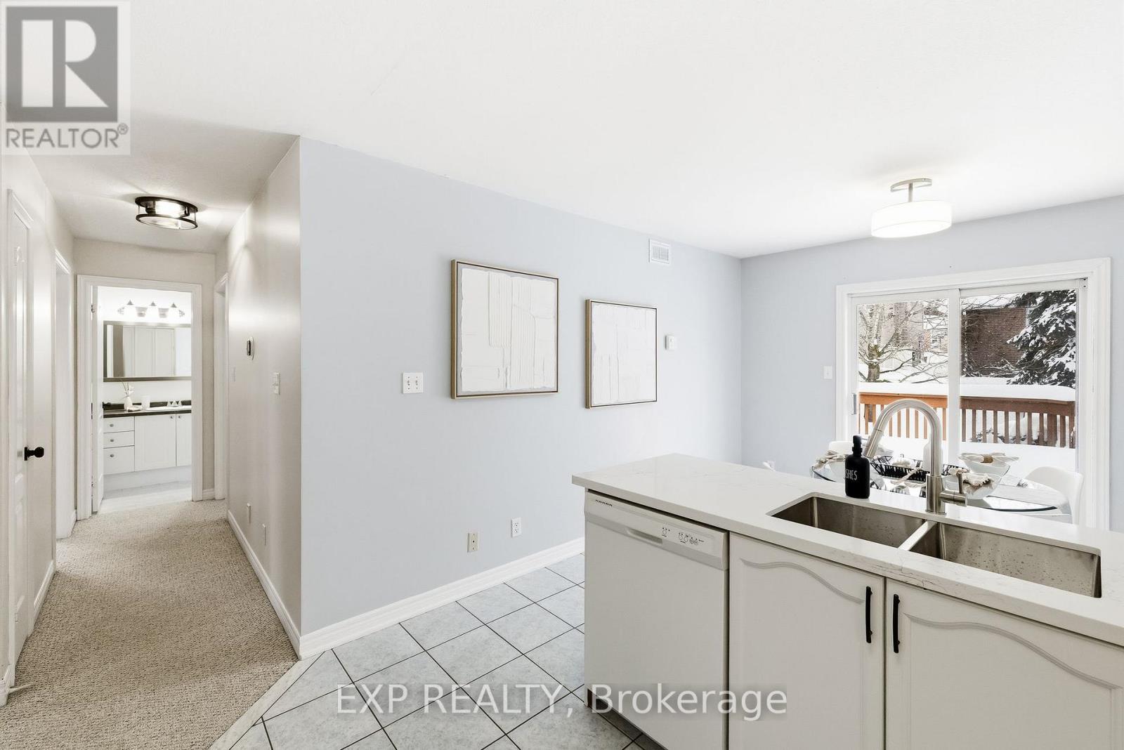 10 Mcgibbon Boulevard, Kawartha Lakes (Lindsay), Ontario  K9V 6G3 - Photo 15 - X12772434