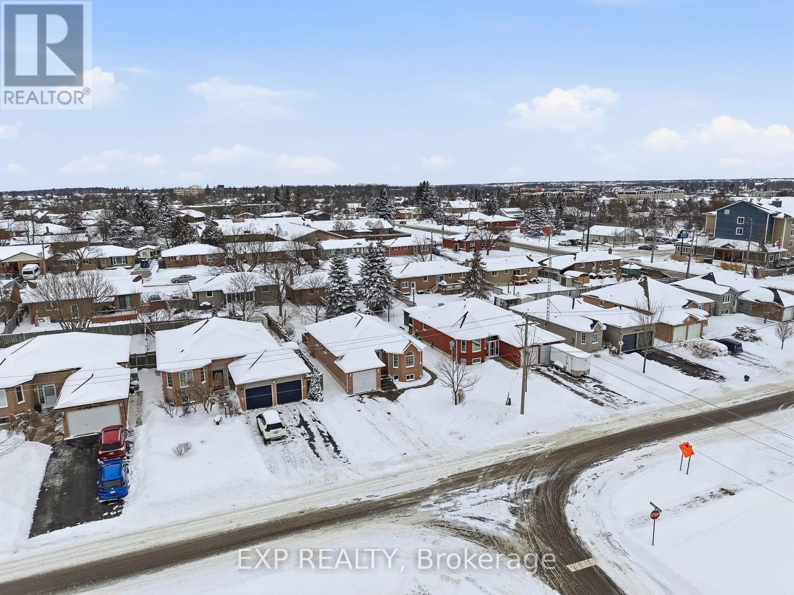 10 Mcgibbon Boulevard, Kawartha Lakes (Lindsay), Ontario  K9V 6G3 - Photo 3 - X12772434