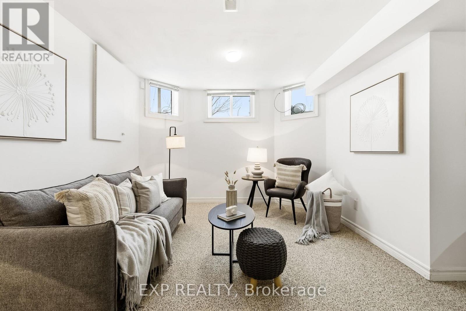 10 Mcgibbon Boulevard, Kawartha Lakes (Lindsay), Ontario  K9V 6G3 - Photo 35 - X12772434