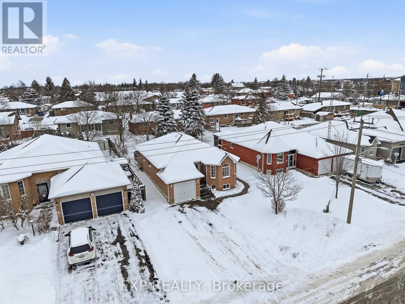 10 Mcgibbon Boulevard, Kawartha Lakes (Lindsay), Ontario  K9V 6G3 - Photo 4 - X12772434