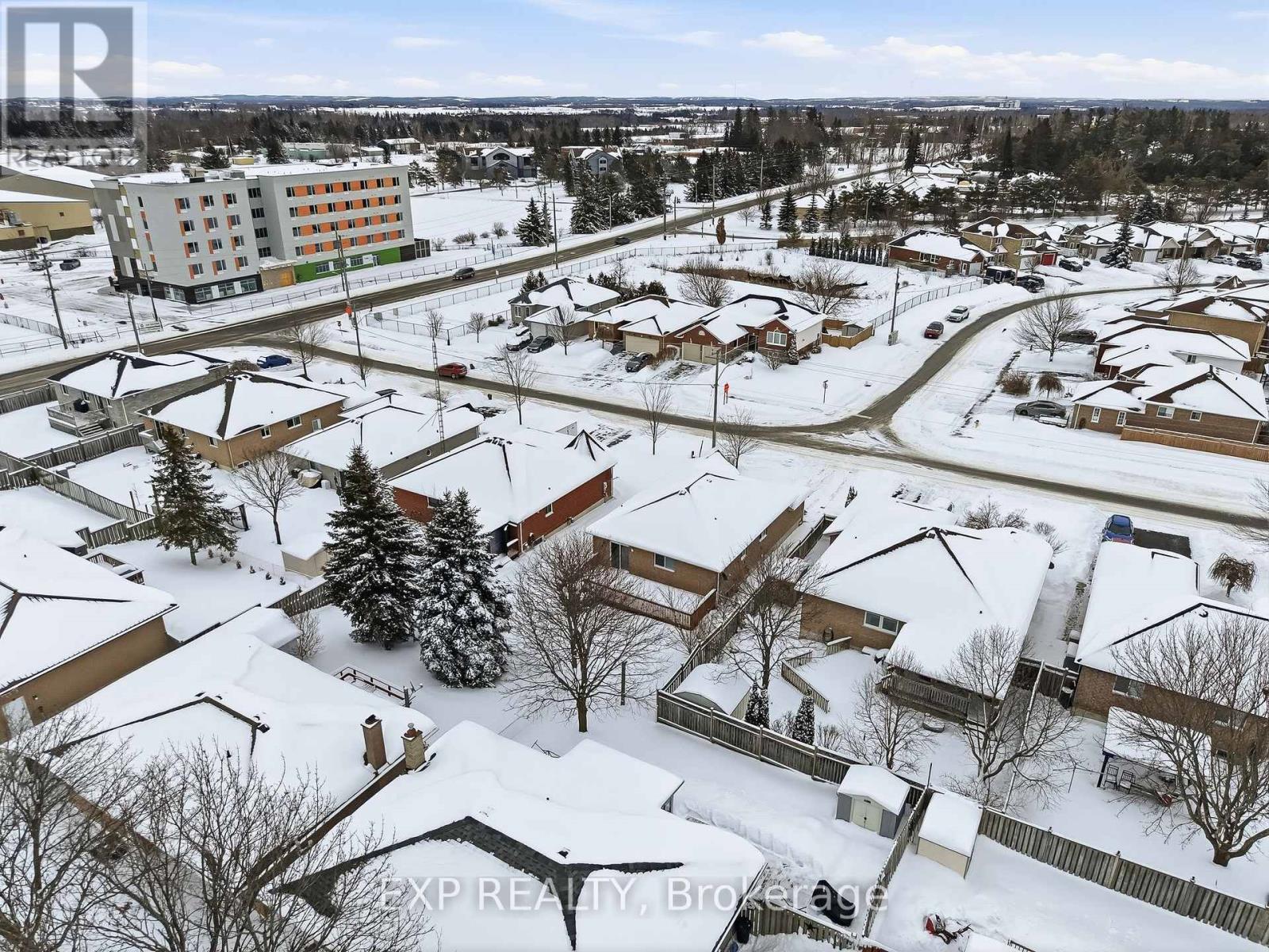 10 Mcgibbon Boulevard, Kawartha Lakes (Lindsay), Ontario  K9V 6G3 - Photo 49 - X12772434