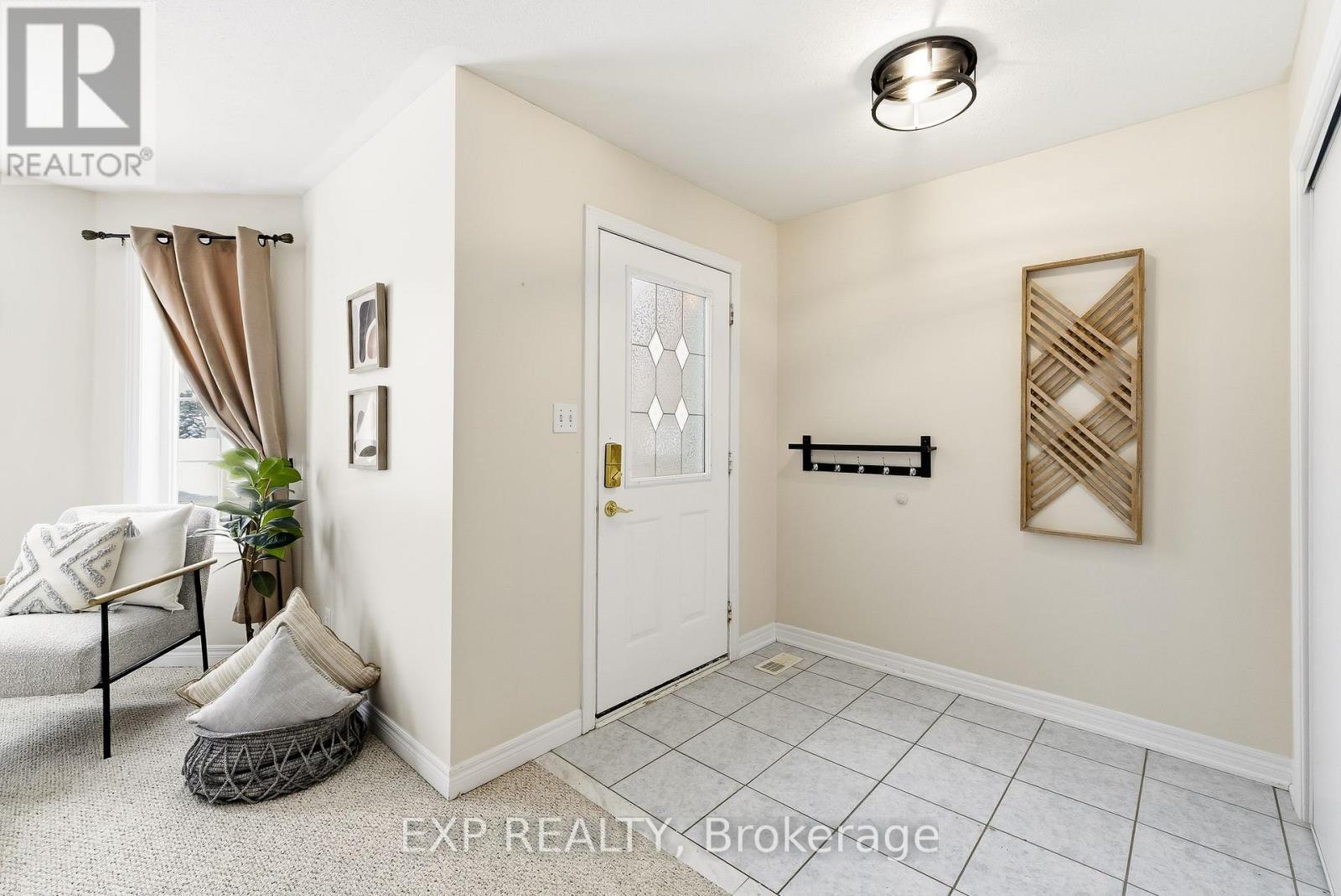 10 Mcgibbon Boulevard, Kawartha Lakes (Lindsay), Ontario  K9V 6G3 - Photo 7 - X12772434