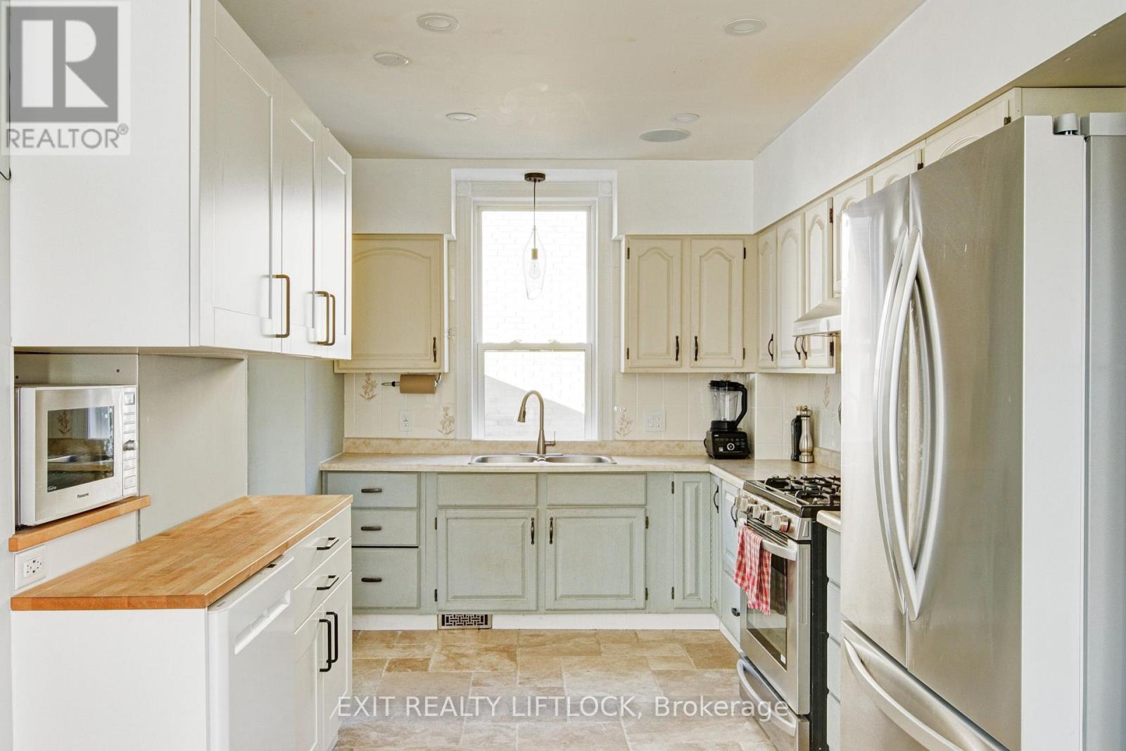 558 Chamberlain Street, Peterborough (Otonabee Ward 1), Ontario  K9J 4L5 - Photo 12 - X12772612