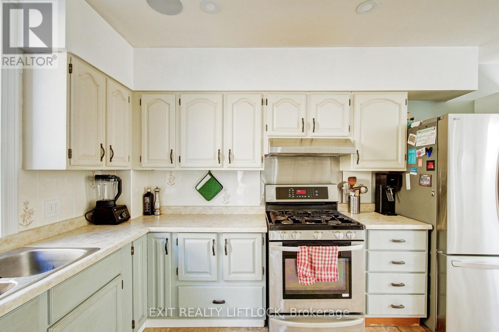 558 Chamberlain Street, Peterborough (Otonabee Ward 1), Ontario  K9J 4L5 - Photo 13 - X12772612