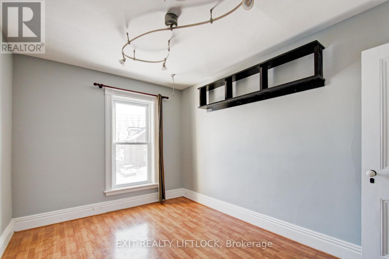 558 Chamberlain Street, Peterborough (Otonabee Ward 1), Ontario  K9J 4L5 - Photo 22 - X12772612