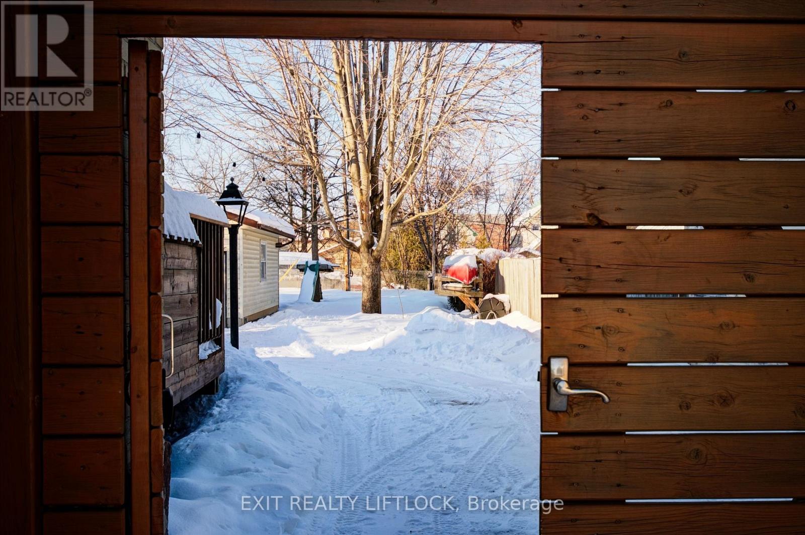 558 Chamberlain Street, Peterborough (Otonabee Ward 1), Ontario  K9J 4L5 - Photo 31 - X12772612