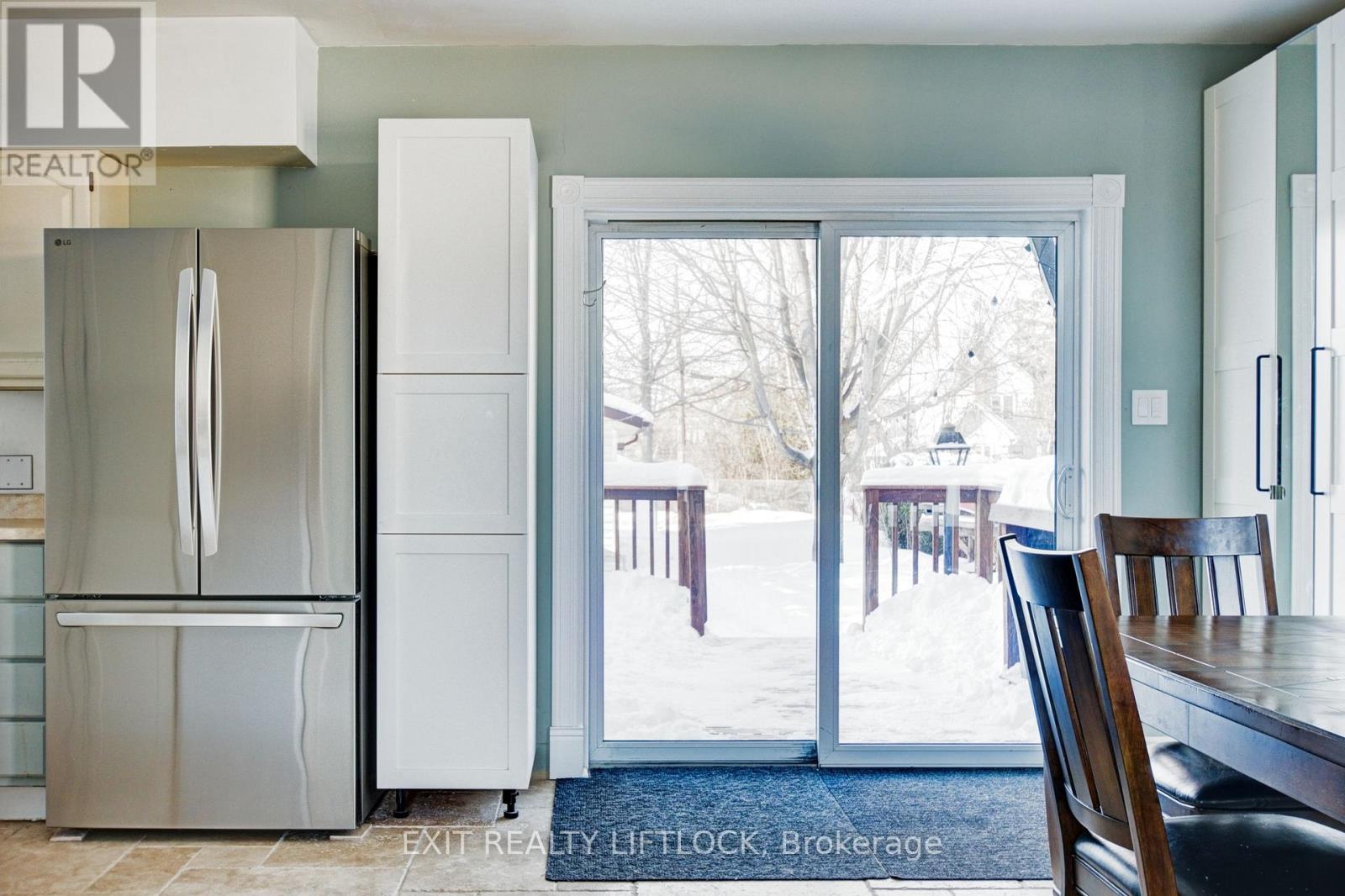 558 Chamberlain Street, Peterborough (Otonabee Ward 1), Ontario  K9J 4L5 - Photo 9 - X12772612