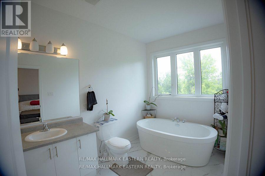 119 Highlands Boulevard, Cavan Monaghan (Millbrook Village), Ontario  L0A 1G0 - Photo 12 - X12773692