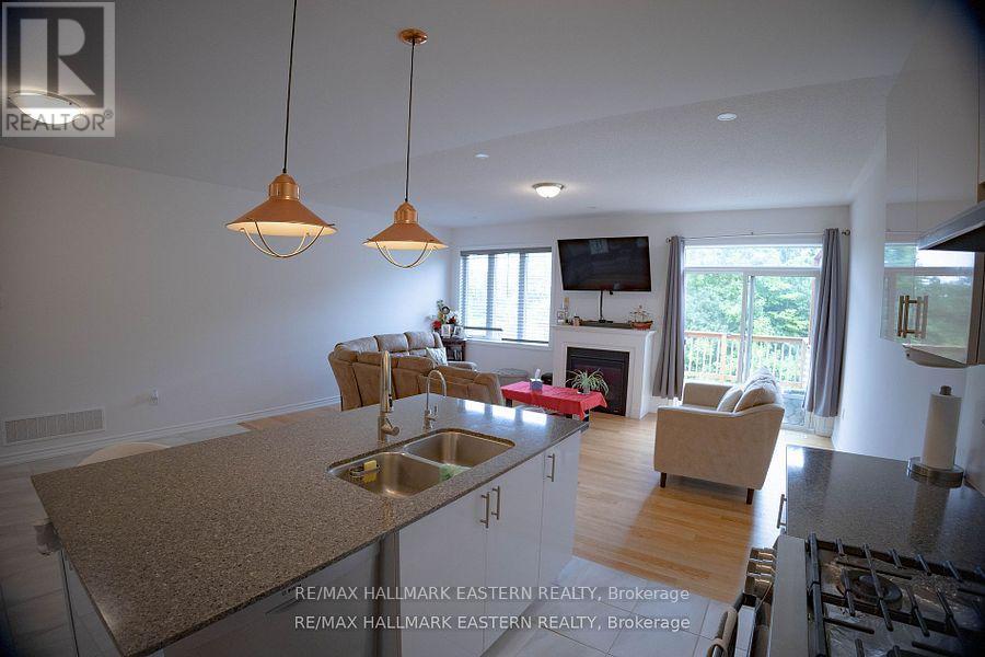 119 Highlands Boulevard, Cavan Monaghan (Millbrook Village), Ontario  L0A 1G0 - Photo 9 - X12773692