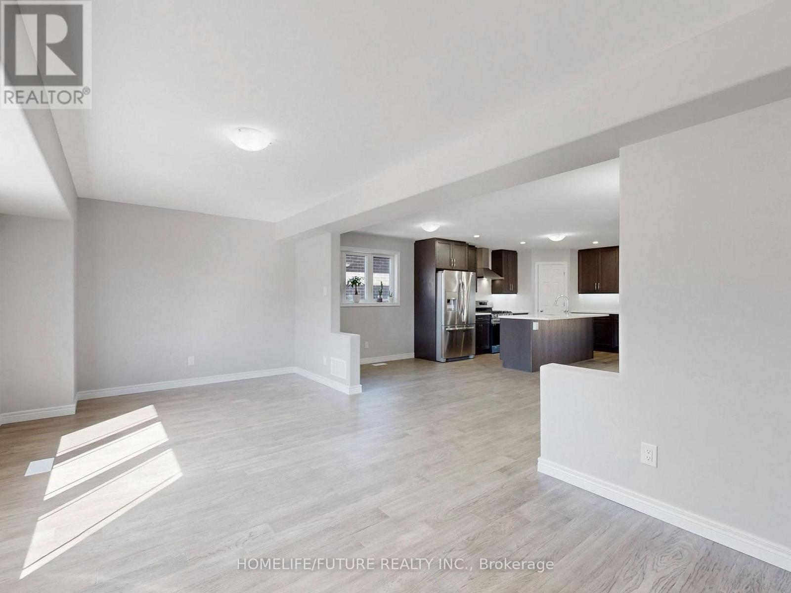 117 York Drive, Peterborough (Monaghan Ward 2), Ontario  K9K 0H6 - Photo 5 - X12774004