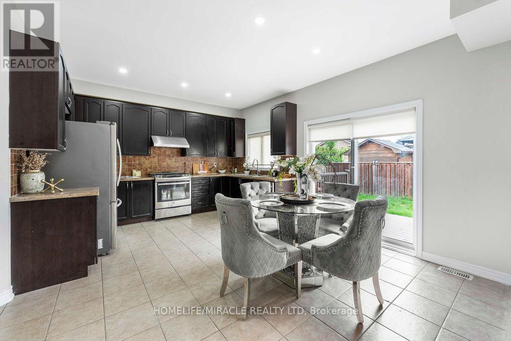 54 Truax Street, Kawartha Lakes (Lindsay), Ontario  K9V 0E3 - Photo 14 - X12776784