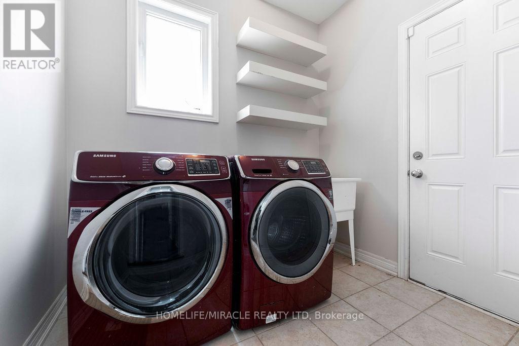 54 Truax Street, Kawartha Lakes (Lindsay), Ontario  K9V 0E3 - Photo 17 - X12776784