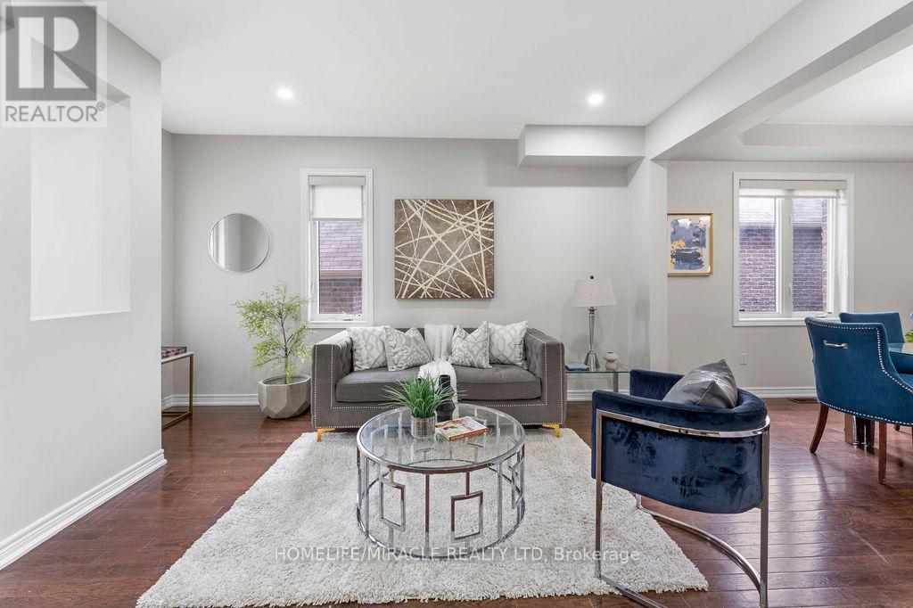 54 Truax Street, Kawartha Lakes (Lindsay), Ontario  K9V 0E3 - Photo 6 - X12776784