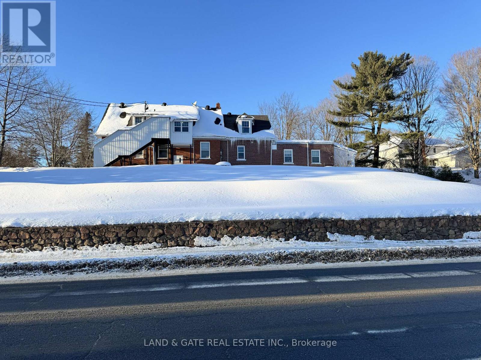 33 Flint Avenue, Bancroft (Bancroft Ward), Ontario  K0L 1C0 - Photo 2 - X12776950