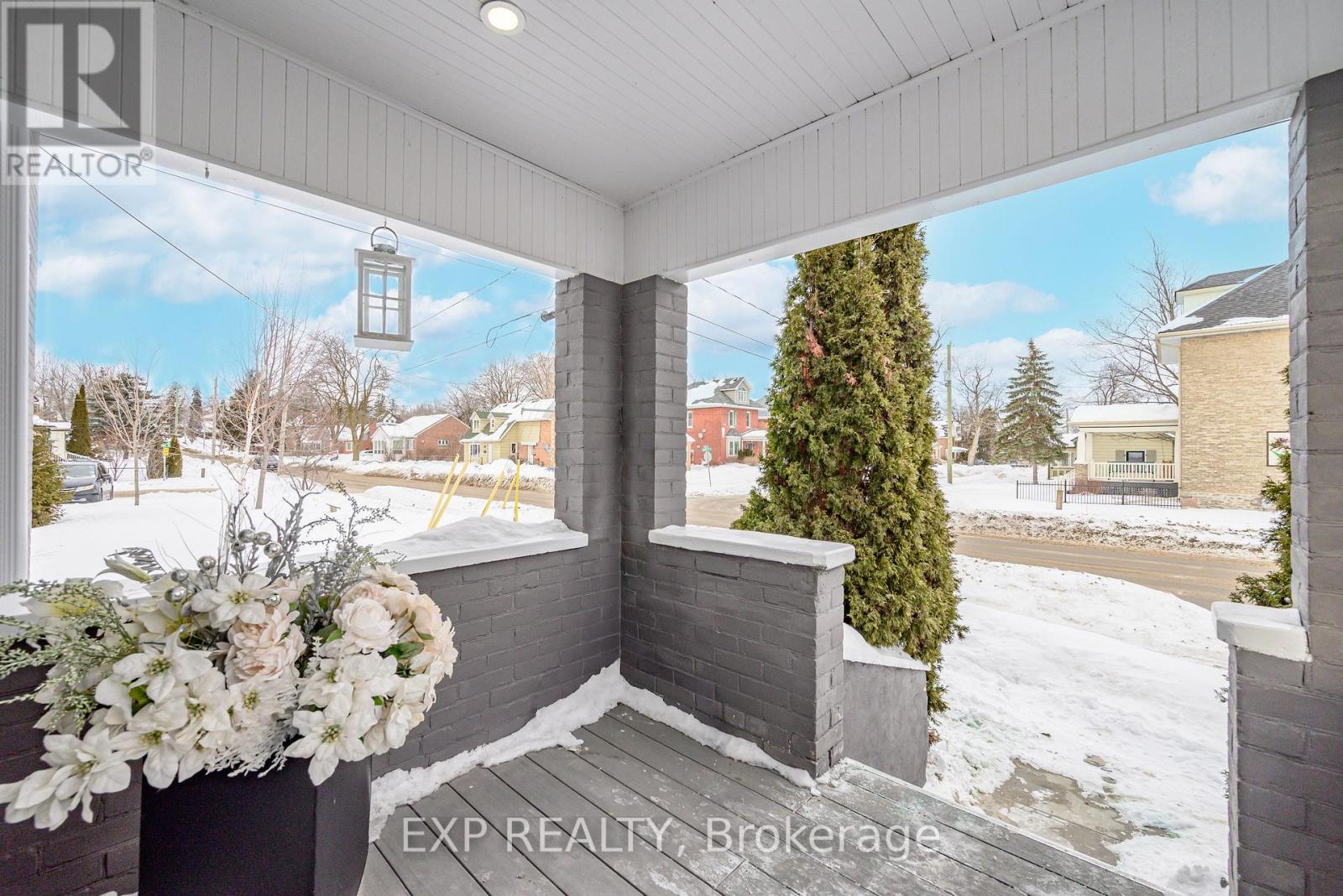 11 Albert Street, Kawartha Lakes (Lindsay), Ontario  K9V 4J3 - Photo 10 - X12777044