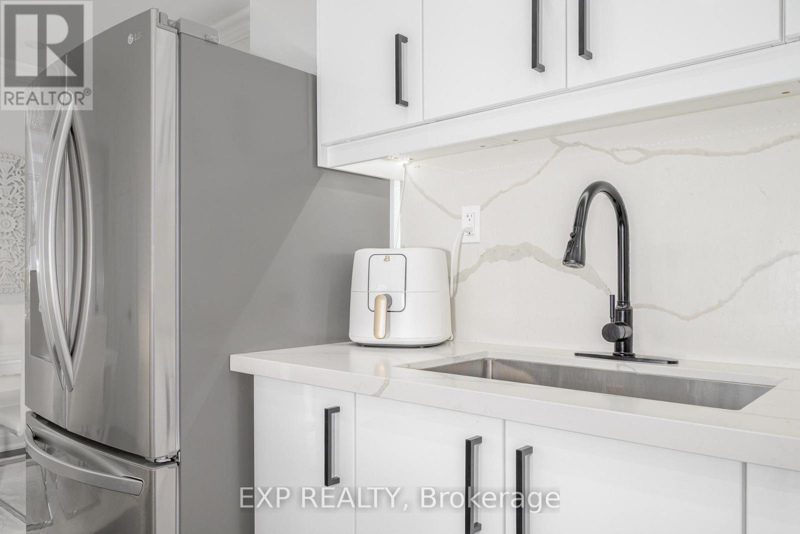 11 Albert Street, Kawartha Lakes (Lindsay), Ontario  K9V 4J3 - Photo 24 - X12777044