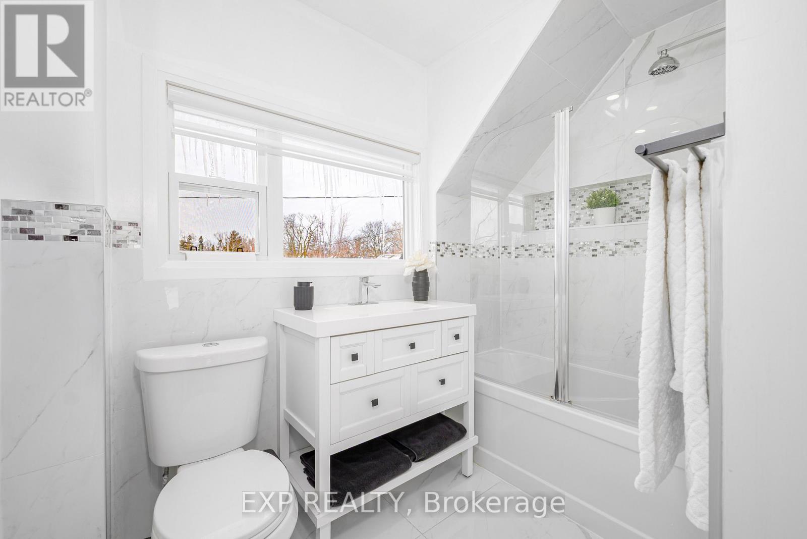 11 Albert Street, Kawartha Lakes (Lindsay), Ontario  K9V 4J3 - Photo 43 - X12777044