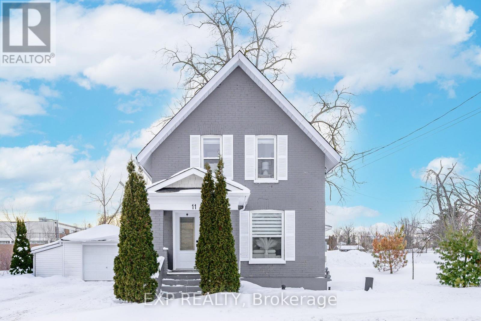 11 Albert Street, Kawartha Lakes (Lindsay), Ontario  K9V 4J3 - Photo 6 - X12777044