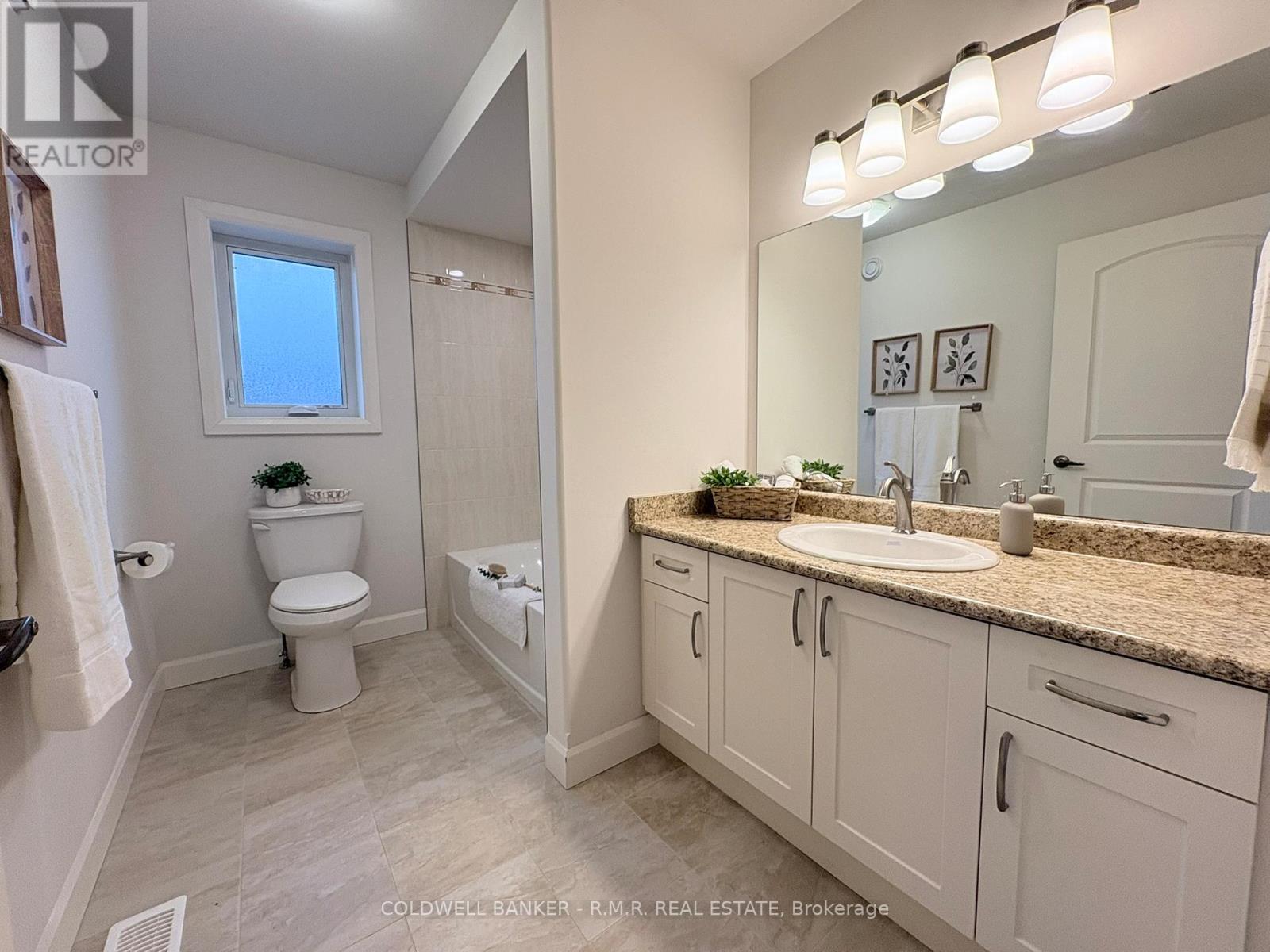 60 Alcorn Drive, Kawartha Lakes (Lindsay), Ontario  K9V 0M7 - Photo 12 - X12777414