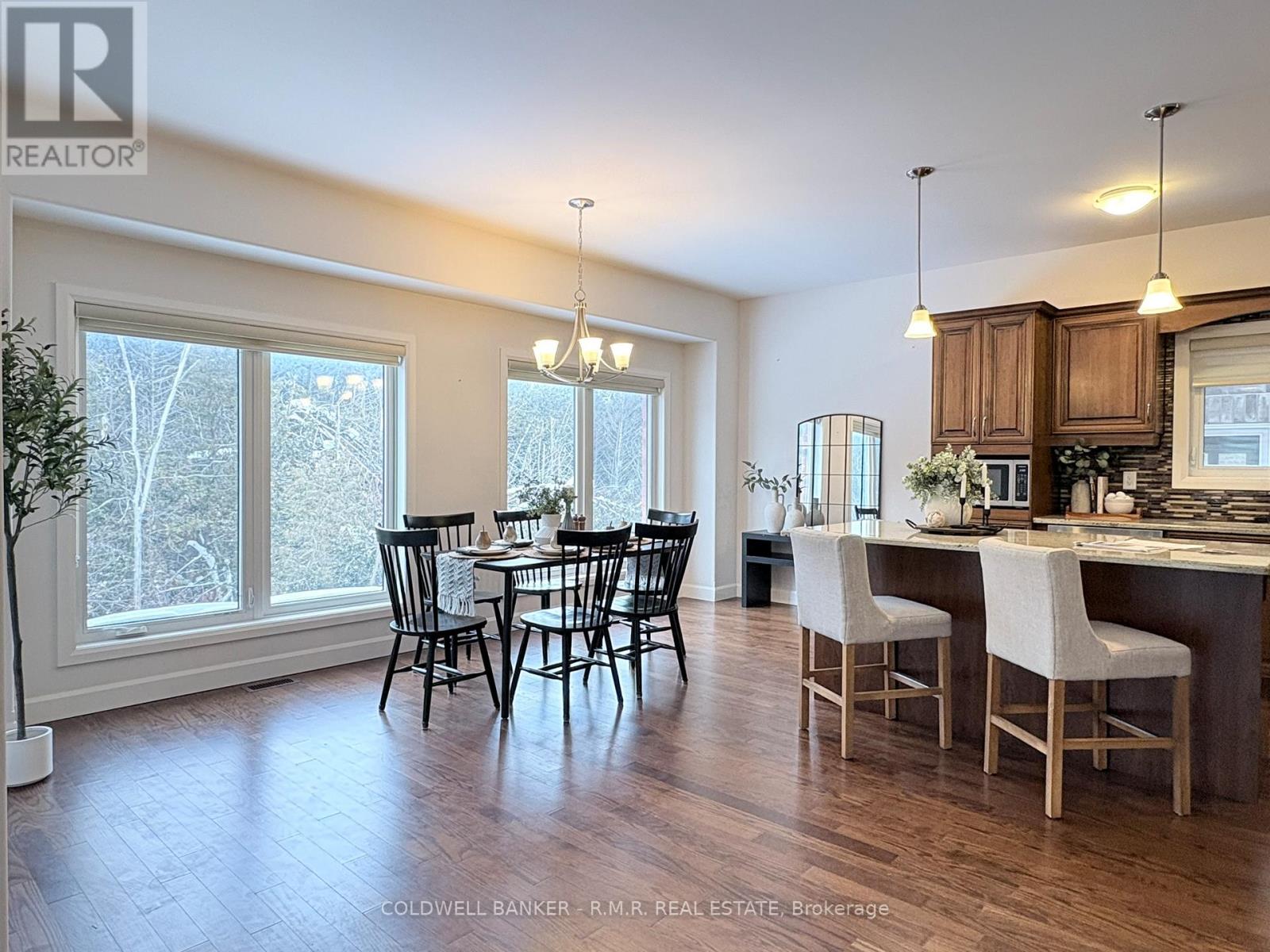 60 Alcorn Drive, Kawartha Lakes (Lindsay), Ontario  K9V 0M7 - Photo 3 - X12777414