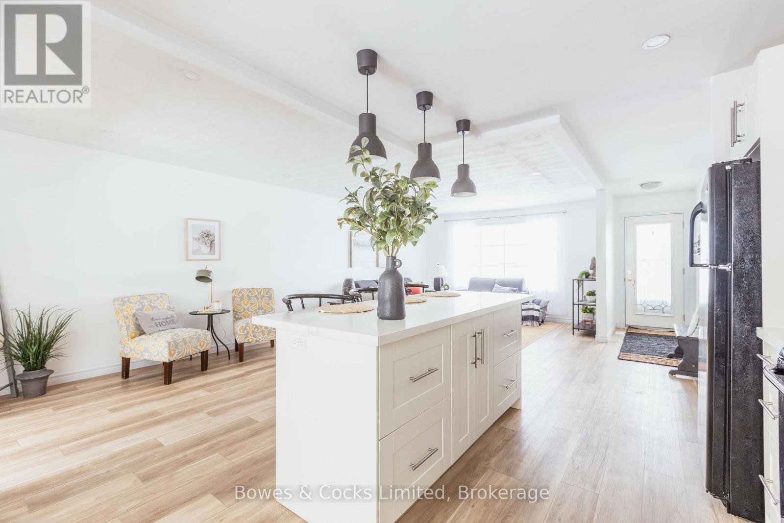 1283 Amundsen Avenue, Peterborough (Northcrest Ward 5), Ontario  K9H 6T5 - Photo 15 - X12777592