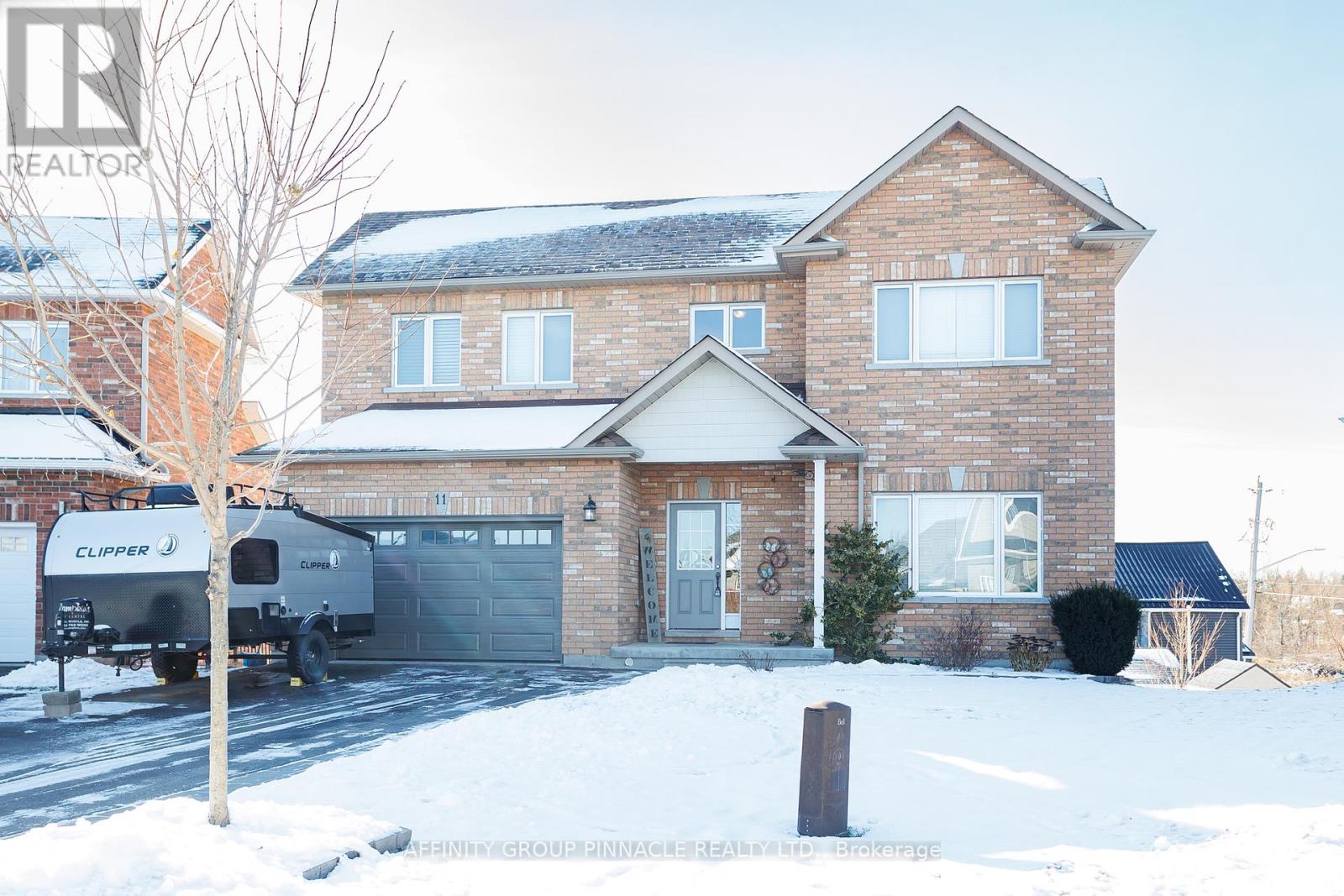 11 Moynes Court, Kawartha Lakes (Lindsay), Ontario  K9V 0L2 - Photo 2 - X12778722