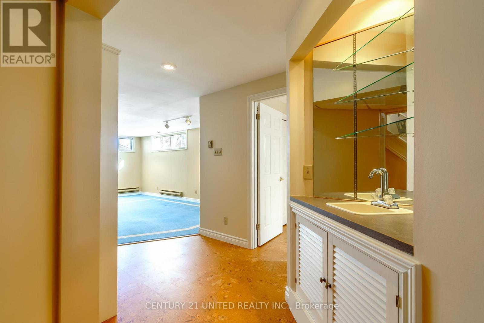 43 Crestwood Avenue, Peterborough (Monaghan Ward 2), Ontario  K9J 1N1 - Photo 20 - X12780156