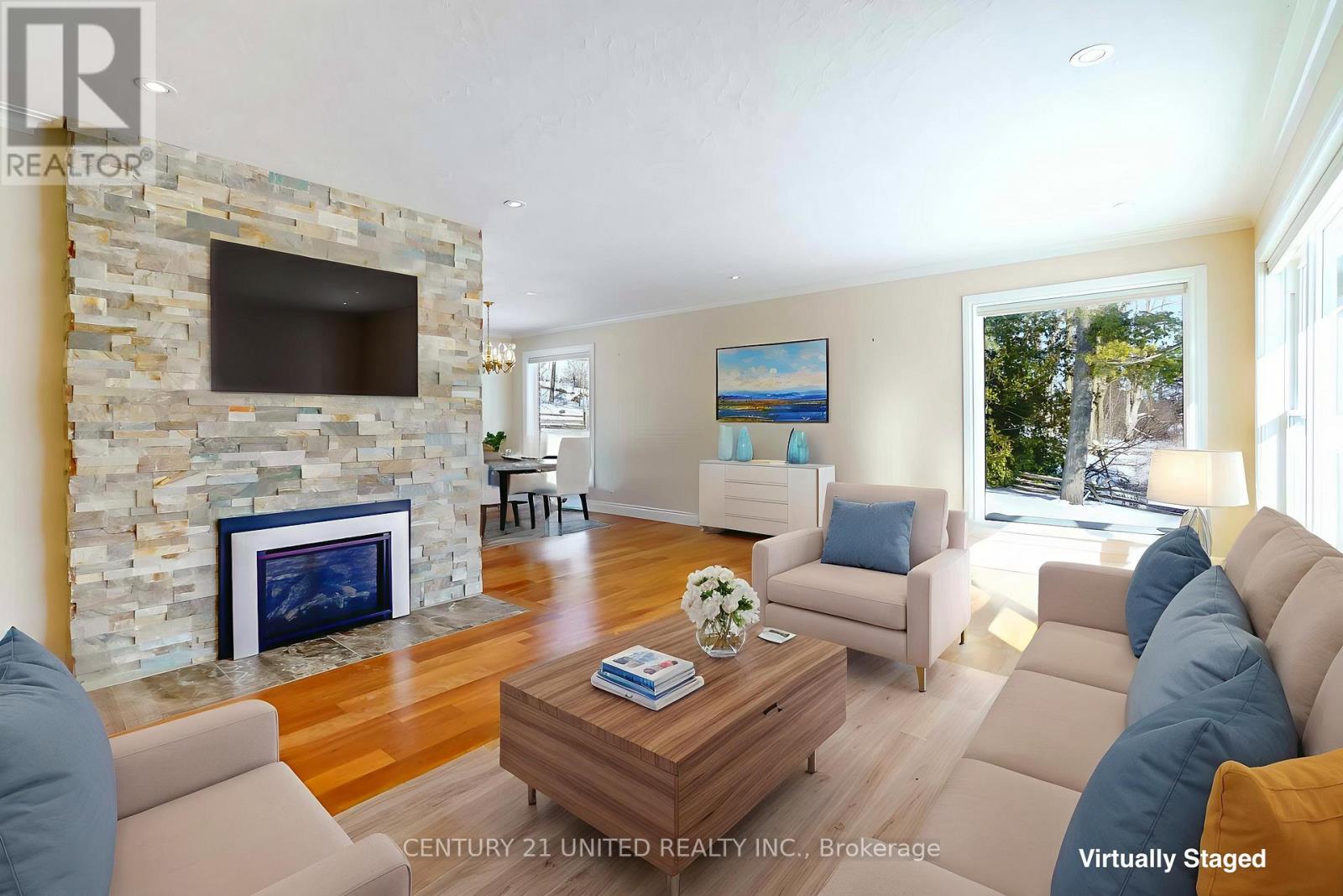 43 Crestwood Avenue, Peterborough (Monaghan Ward 2), Ontario  K9J 1N1 - Photo 5 - X12780156