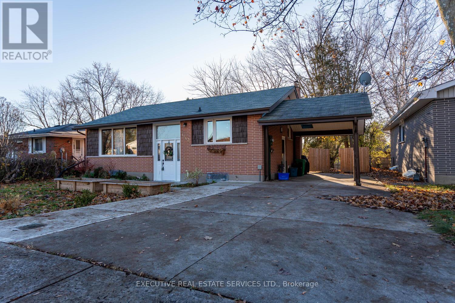 1163 Algonquin Boulevard, Peterborough (Northcrest Ward 5), Ontario  K9H 6N1 - Photo 3 - X12780178