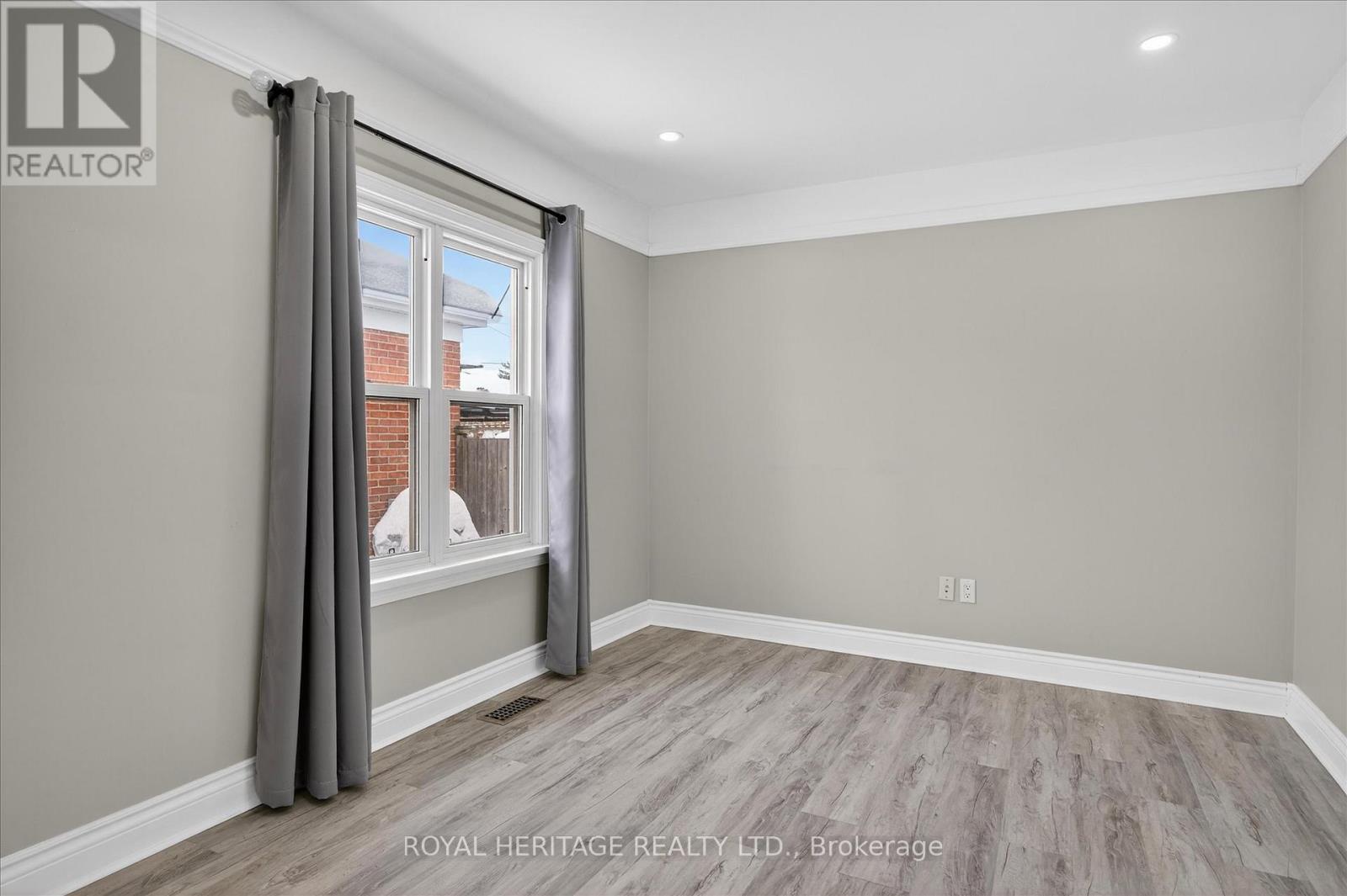 651 Montrose Street, Peterborough (Otonabee Ward 1), Ontario  K9J 3C3 - Photo 12 - X12782032