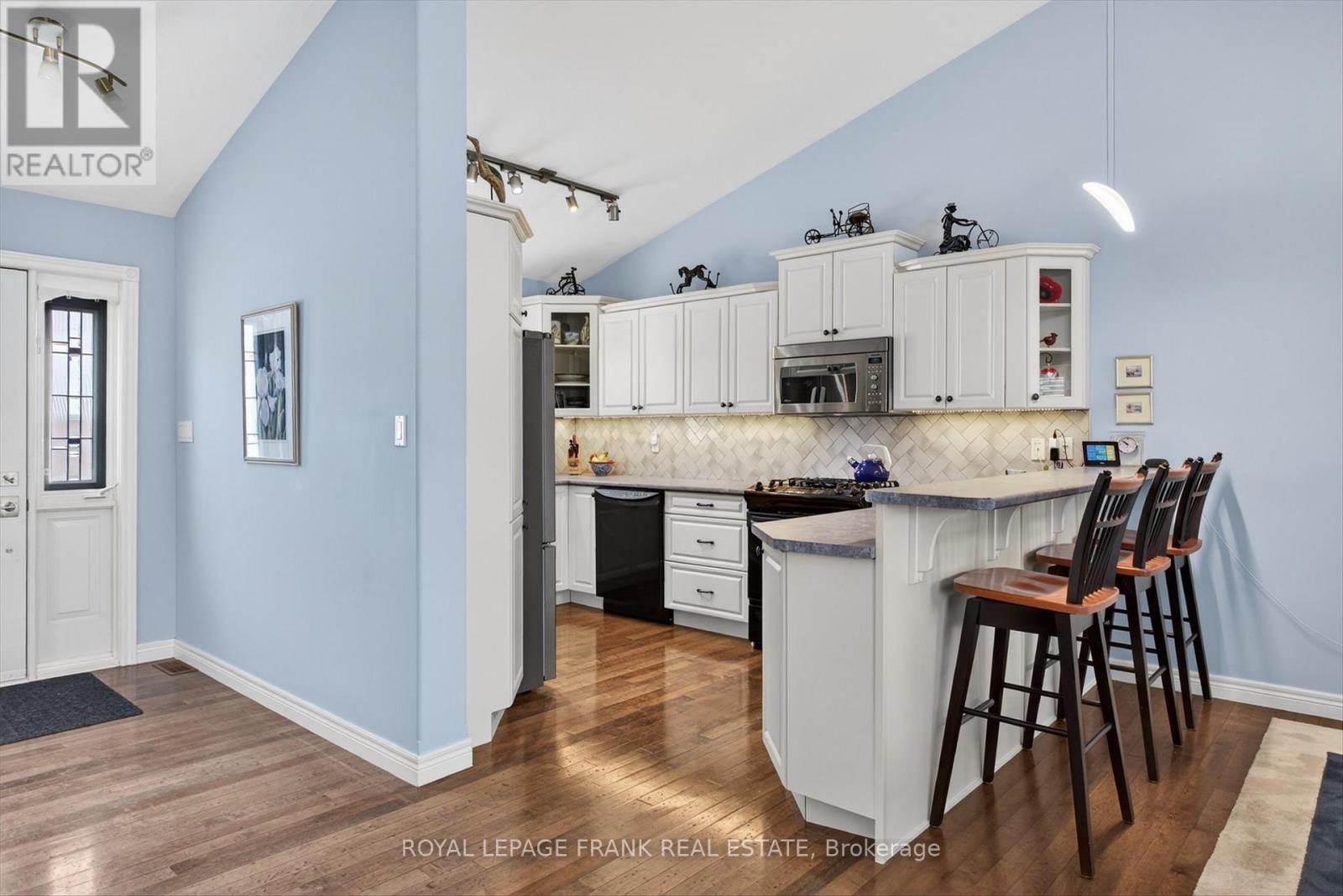 210 - 1742 Ravenwood Drive, Peterborough (Monaghan Ward 2), Ontario  K9K 2R5 - Photo 4 - X12782450