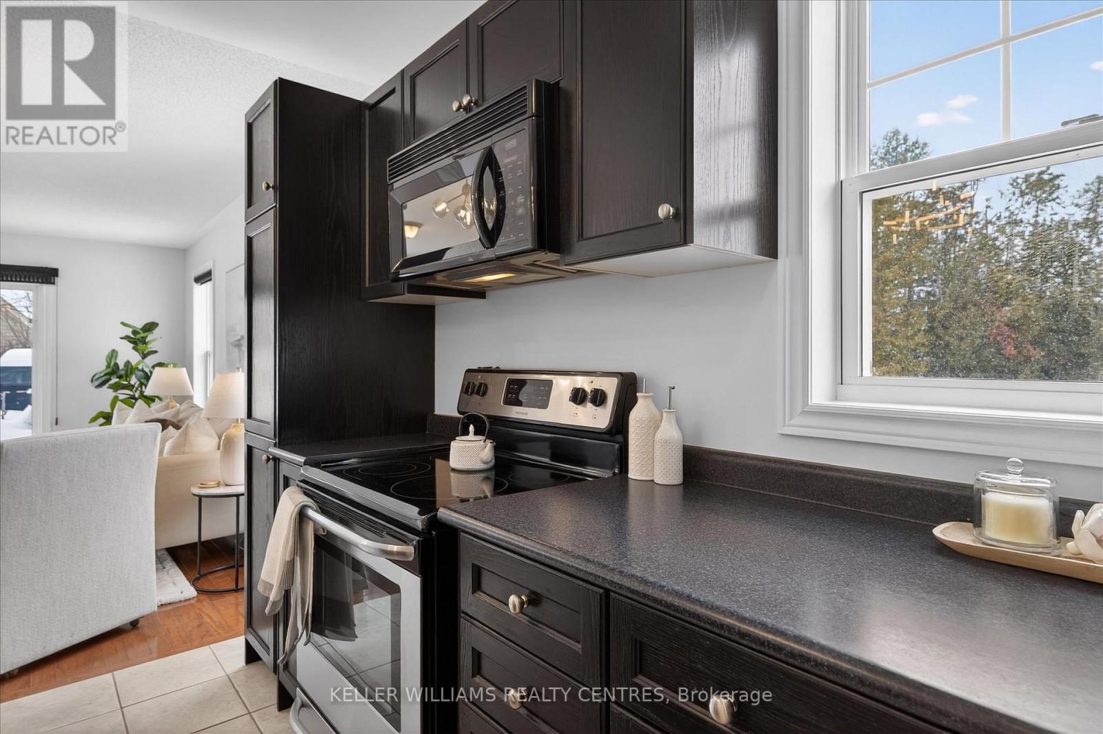 186 Bowen Drive, Peterborough (Northcrest Ward 5), Ontario  K9H 0B9 - Photo 10 - X12782444