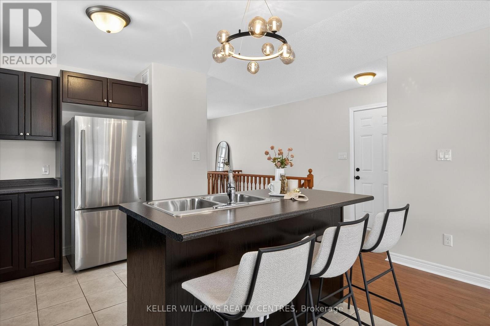 186 Bowen Drive, Peterborough (Northcrest Ward 5), Ontario  K9H 0B9 - Photo 7 - X12782444