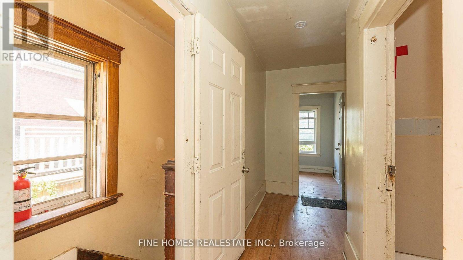 175 Stewart Street, Peterborough (Town Ward 3), Ontario  K9J 3M4 - Photo 2 - X12782548