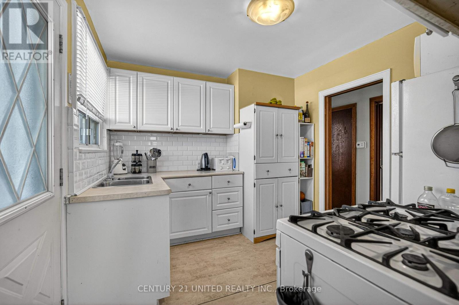 638 Rubidge Street, Peterborough (Town Ward 3), Ontario  K9H 4G1 - Photo 10 - X12782854