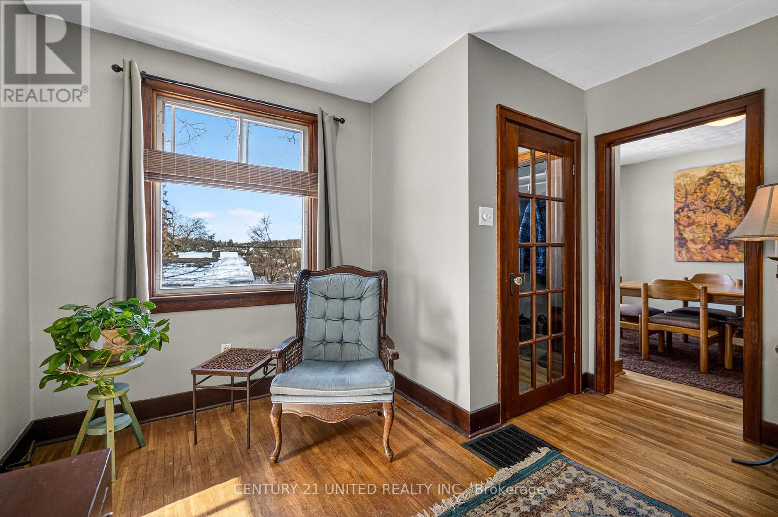 638 Rubidge Street, Peterborough (Town Ward 3), Ontario  K9H 4G1 - Photo 3 - X12782854