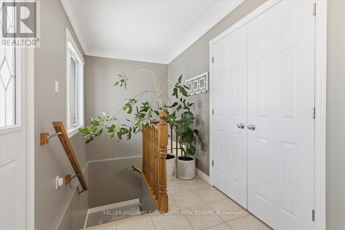 210 Chandler Crescent, Peterborough (Monaghan Ward 2), Ontario  K9J 2G1 - Photo 4 - X12783830