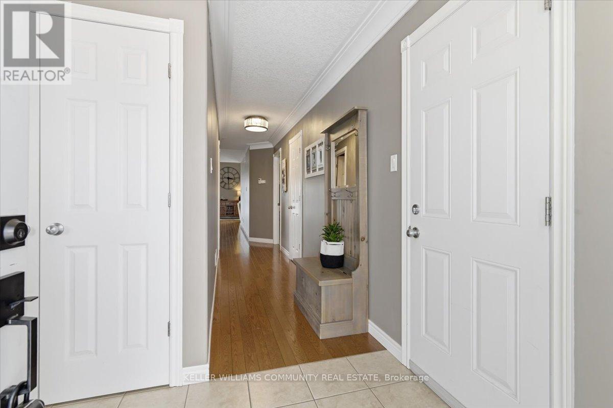 210 Chandler Crescent, Peterborough (Monaghan Ward 2), Ontario  K9J 2G1 - Photo 5 - X12783830