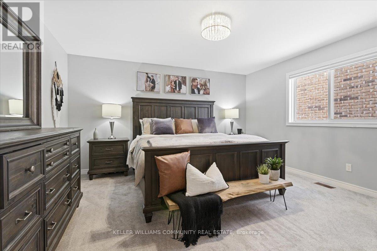 210 Chandler Crescent, Peterborough (Monaghan Ward 2), Ontario  K9J 2G1 - Photo 6 - X12783830