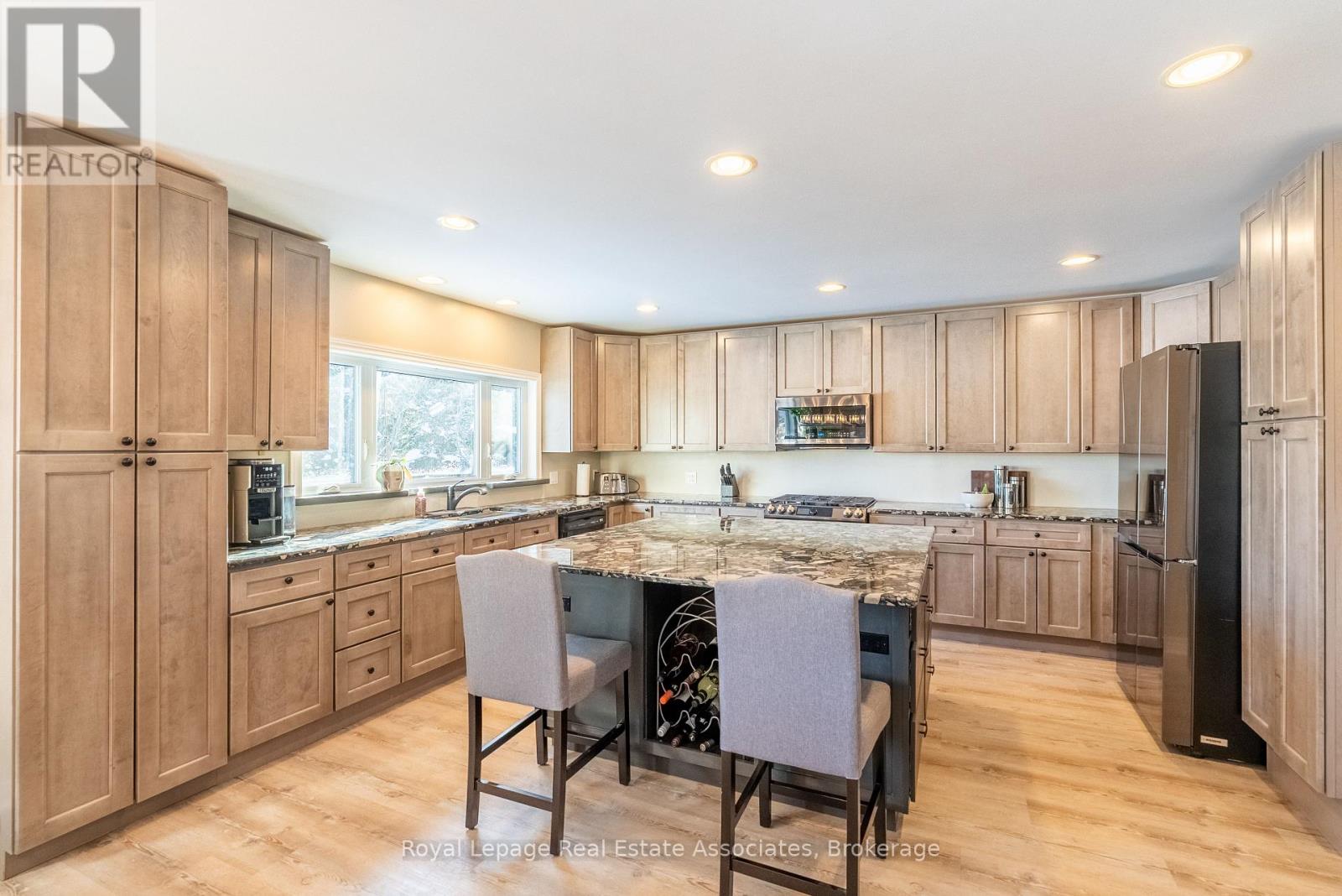 196 Circle Road, Hastings Highlands (Mcclure Ward), Ontario  K0L 2K0 - Photo 4 - X12783668