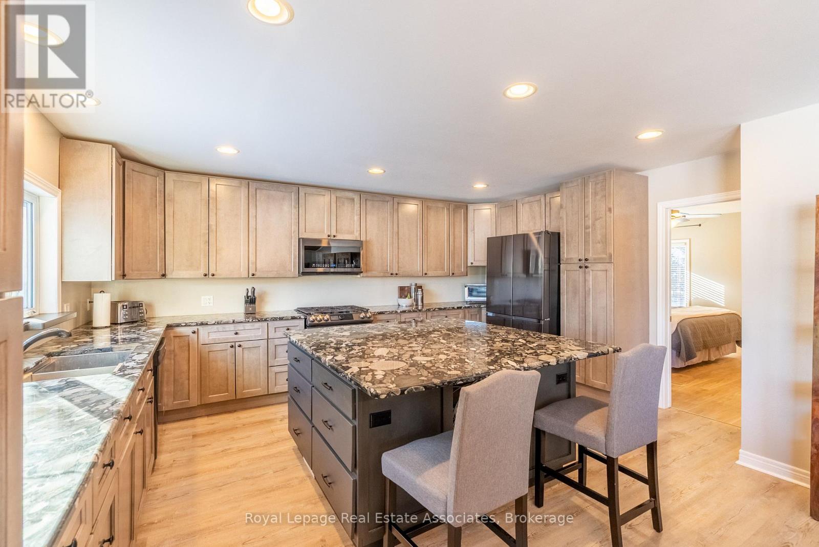 196 Circle Road, Hastings Highlands (Mcclure Ward), Ontario  K0L 2K0 - Photo 5 - X12783668